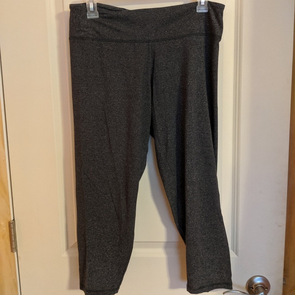 Victoria Secret Cropped Leggings